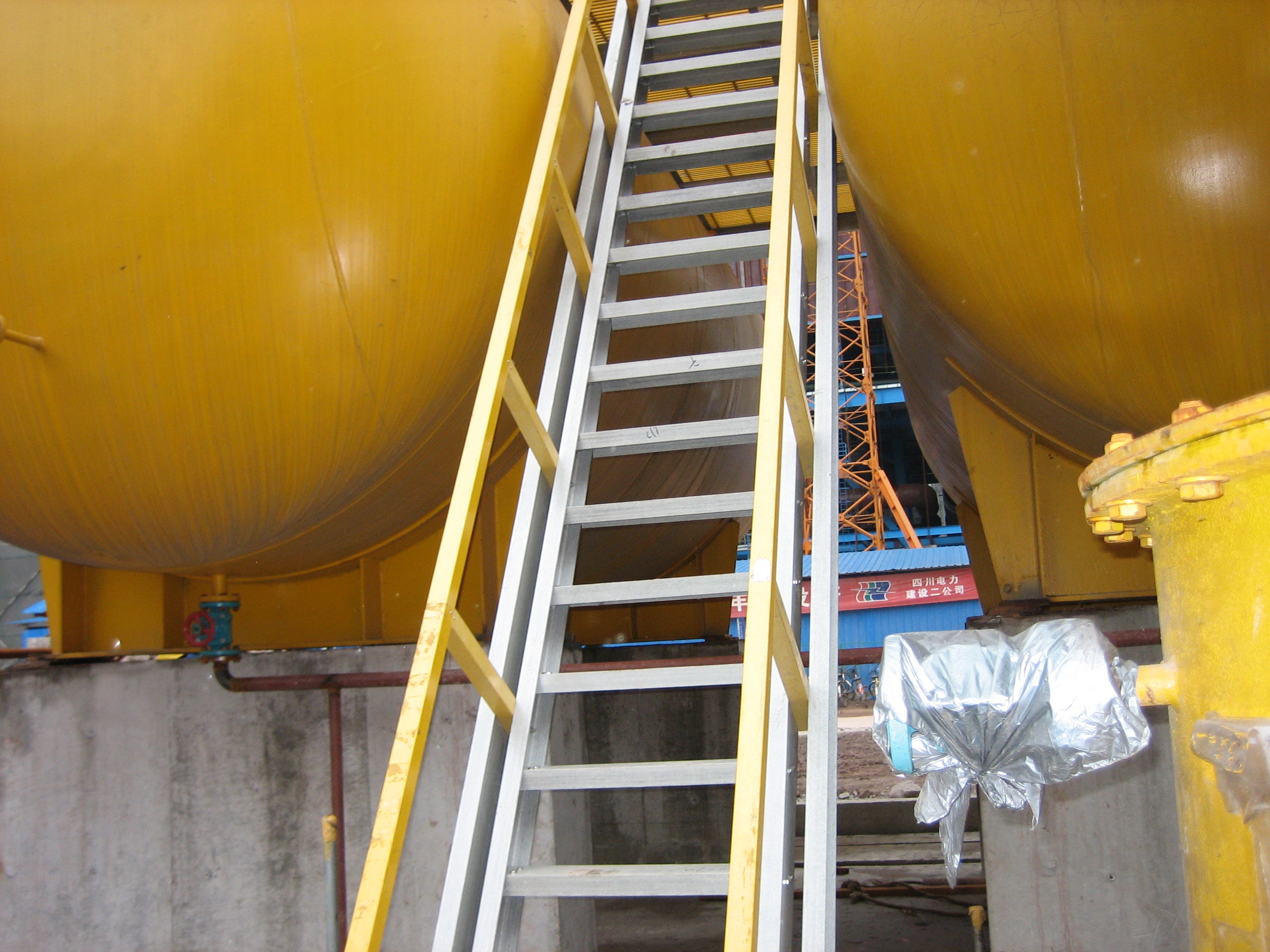 化工廠(chǎng)酸堿罐玻璃鋼操作平臺(tái)踏步梯帶圍欄